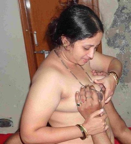 आंटी ने दूध पिलाया