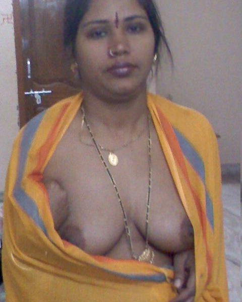 देसी भाभी के देसी बूब्स