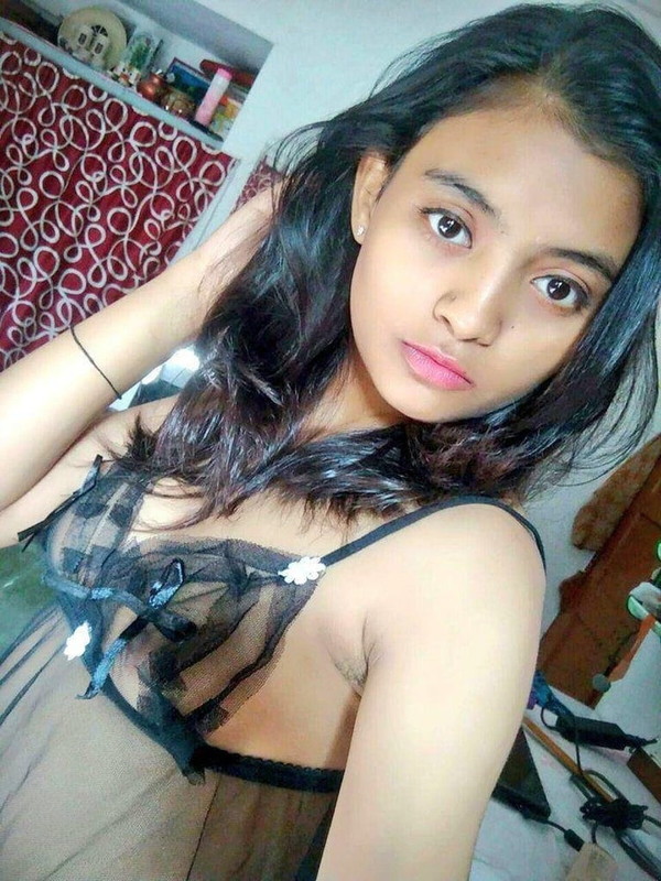 19yo college girl nude selfies full set 4