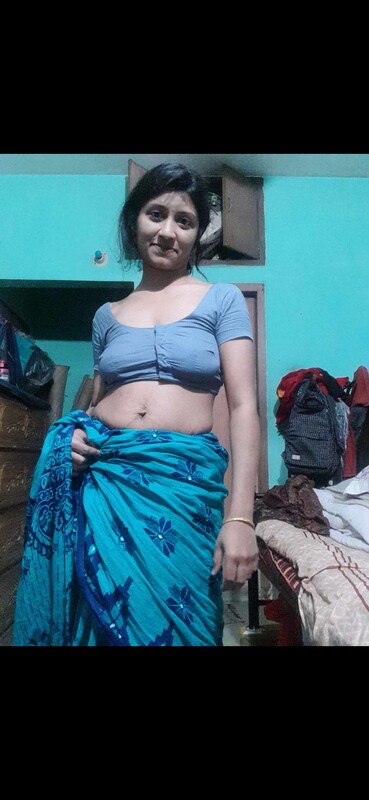Affair bhabhi in saree nude fucking with lover 3