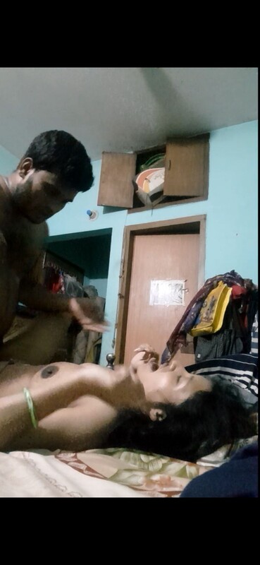 Affair bhabhi in saree nude fucking with lover 6