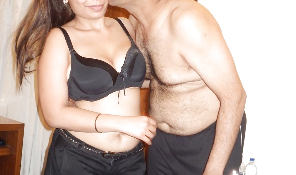 Amateur Indian couple sex pics for your pleasure 8