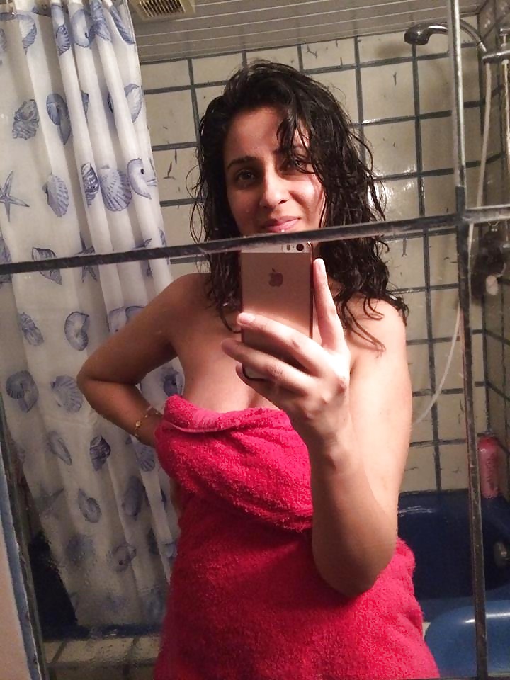 Amateur Indian nude photos for your dick’s pleasure 2
