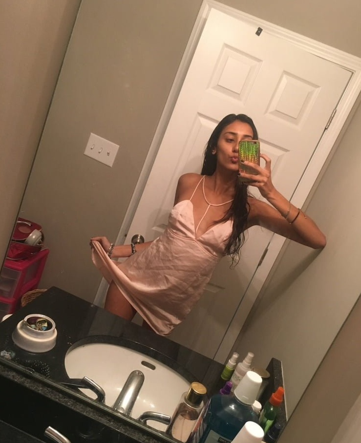 Amateur Indian teen nude pics 6