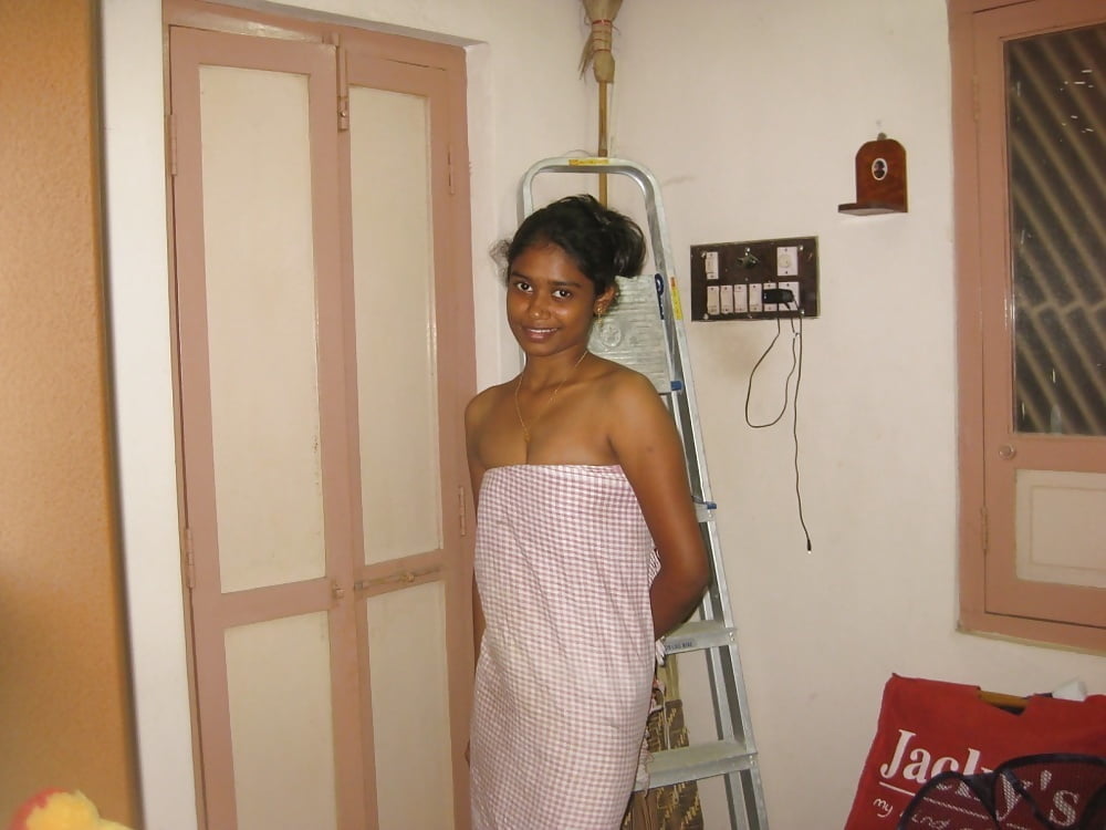 Amateur south Indian girl exposing her nude body 4