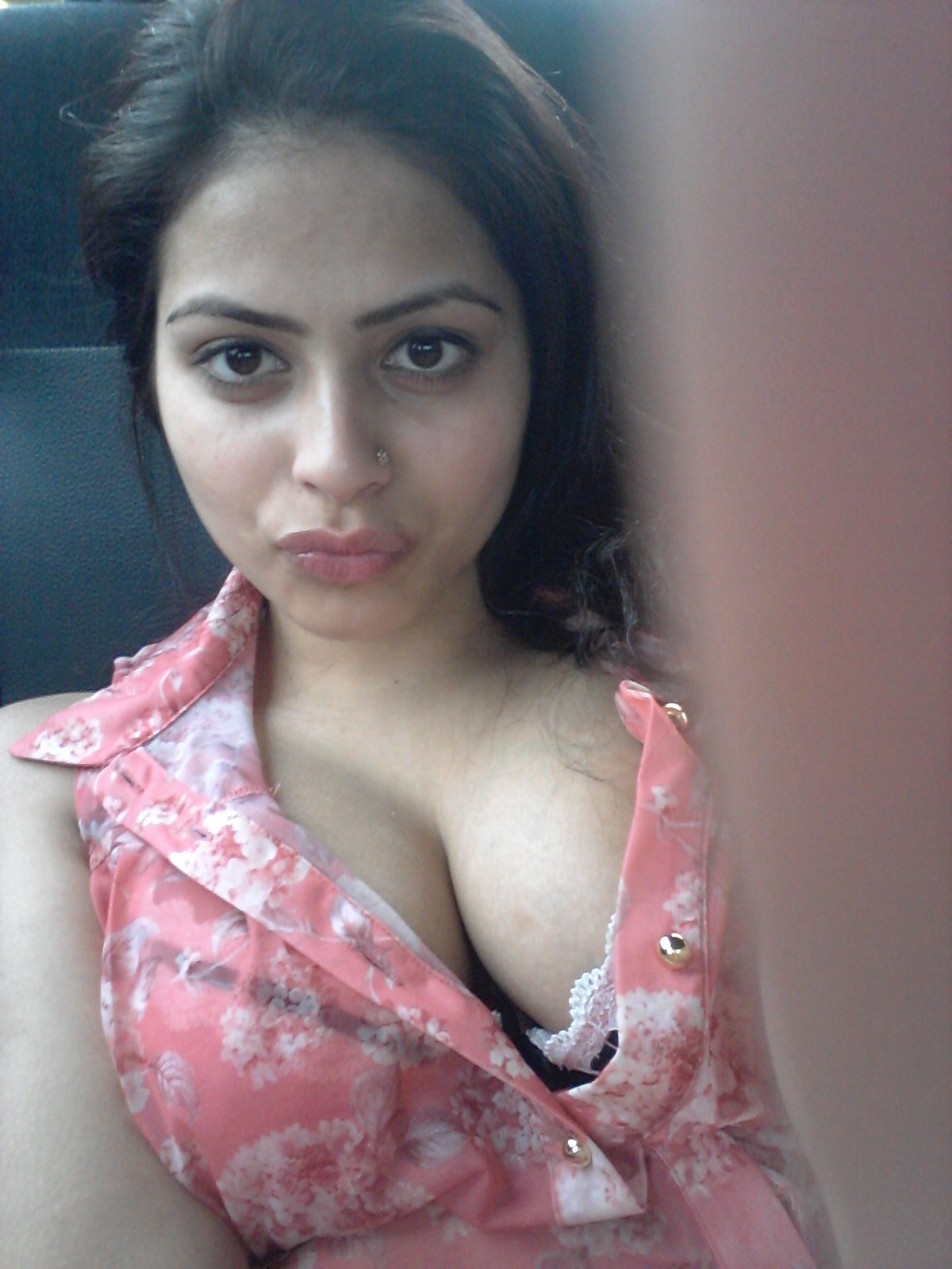 Arabic beauty sexy boobs showing photos 5