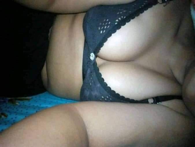 Bangla GF nude pics shared online 12