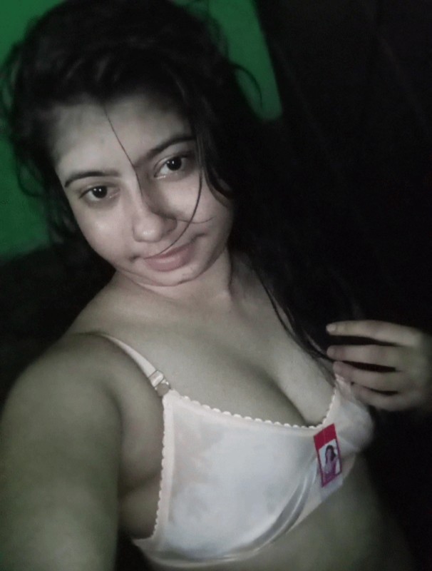 Bangladeshi beautiful girl nude pics 6