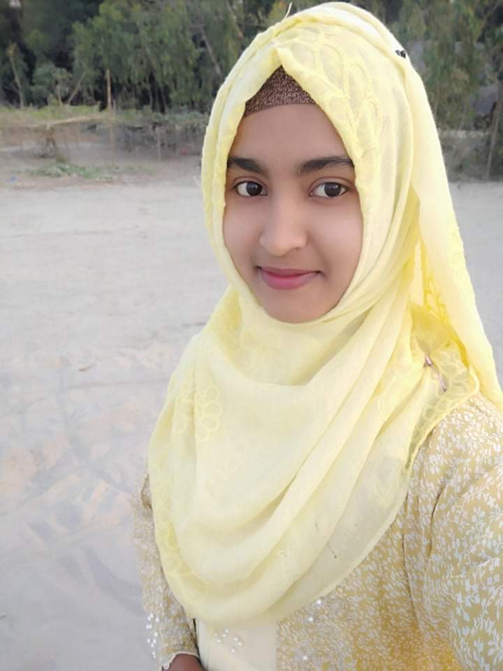 Bangladeshi college girl cutest topless selfies 3