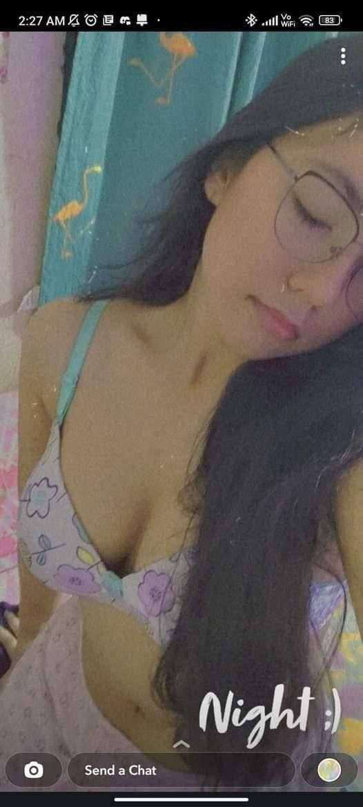Bangladeshi girl removes bra and shows sexy boobs 2