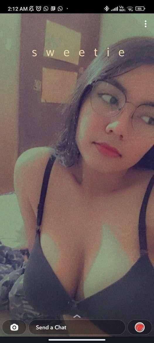 Bangladeshi girl removes bra and shows sexy boobs 3