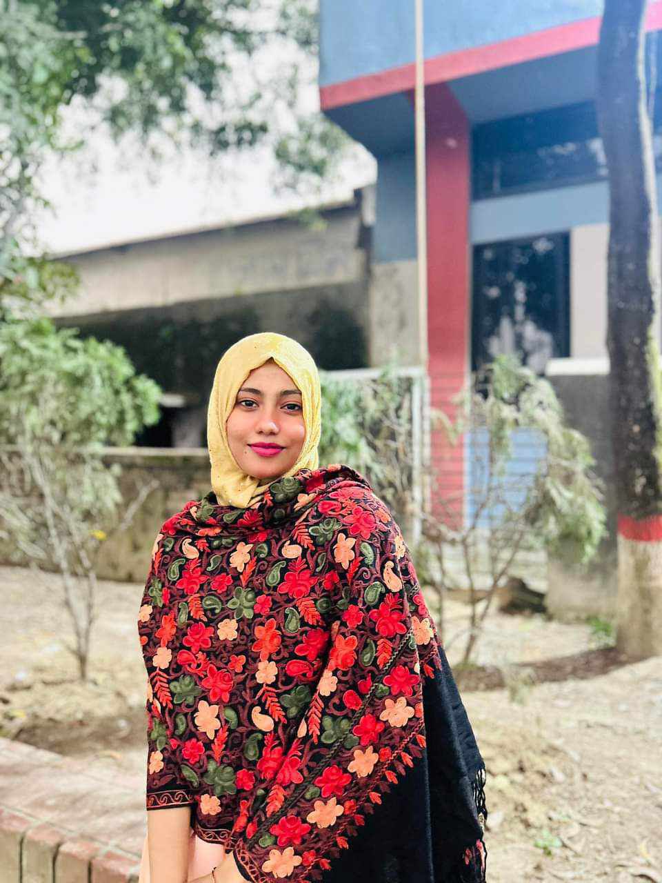 Bangladeshi hijab girl nude selfies turns hot 8