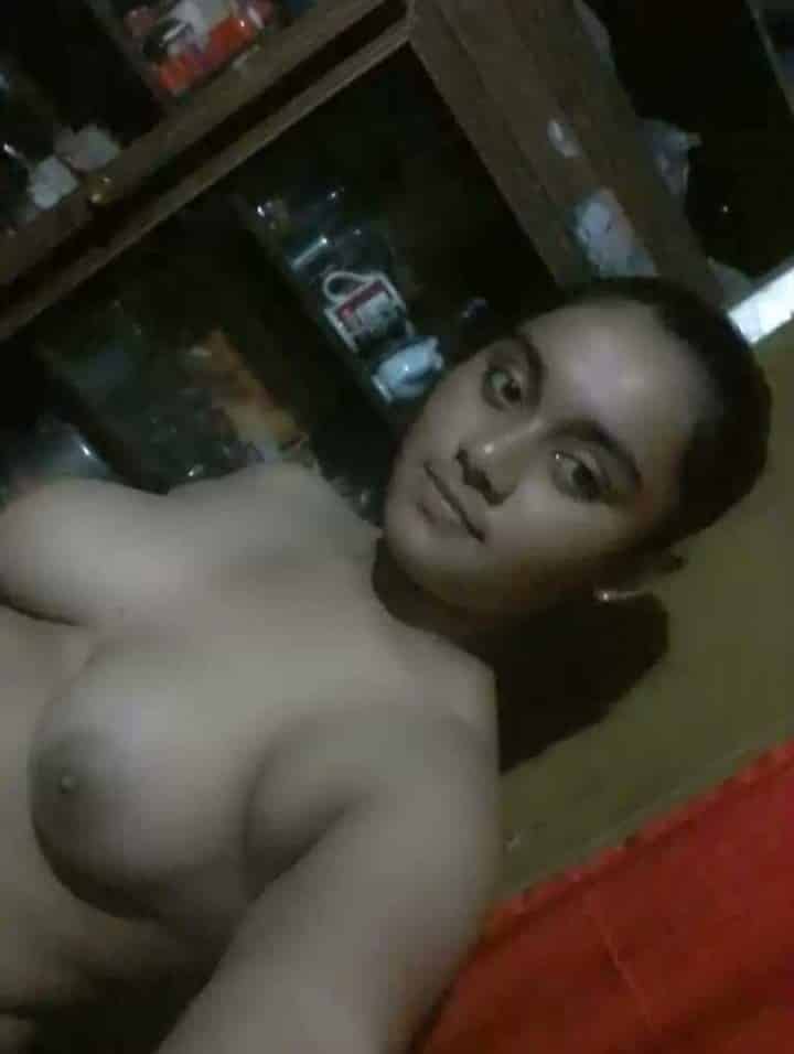 Bangladeshi homely girl nude photos 1