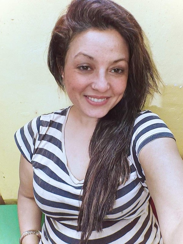Bangladeshi hot bhabhi topless sexy pics 2