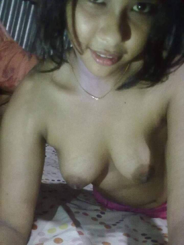 Bangladeshi nude selfie pics 4