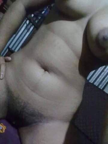 Bangladeshi nude selfie pics 6