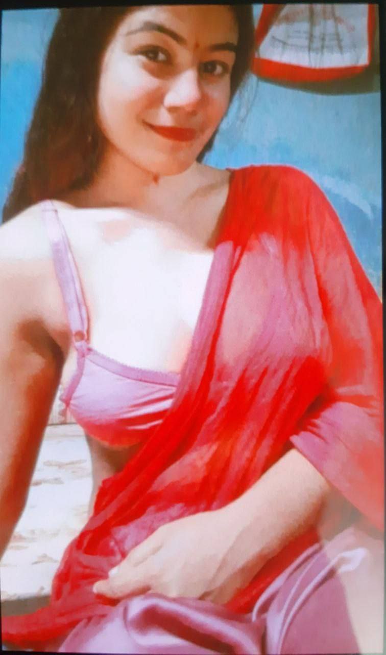 Bangladeshi sex bomb naked for first time pics 5