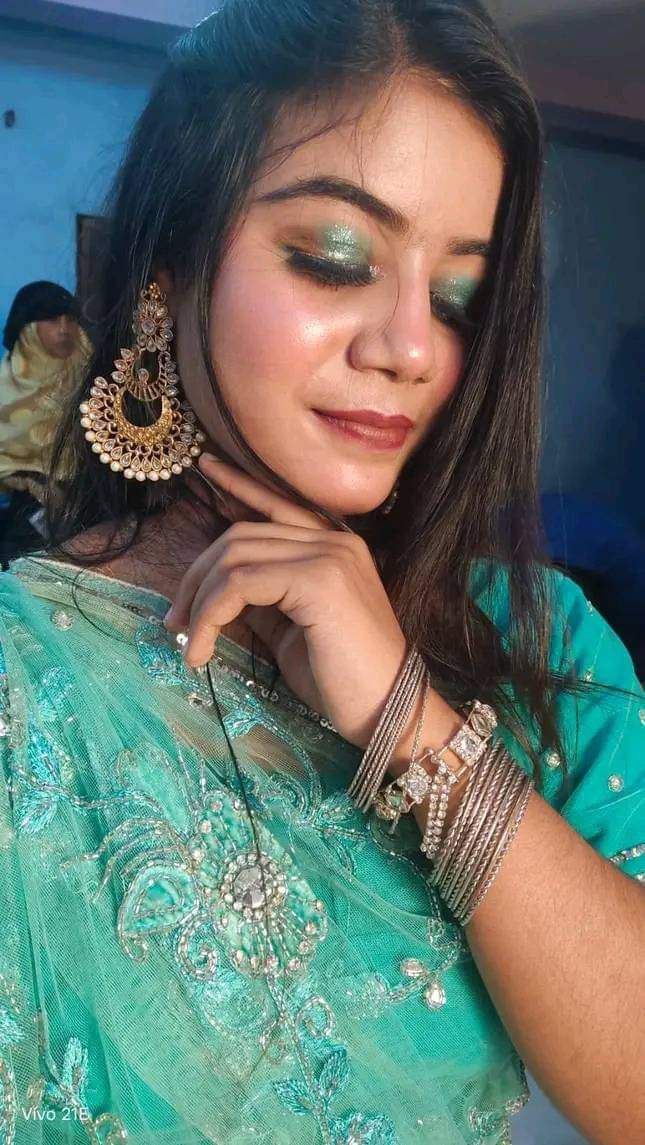 Bangladeshi sex bomb naked for first time pics 7