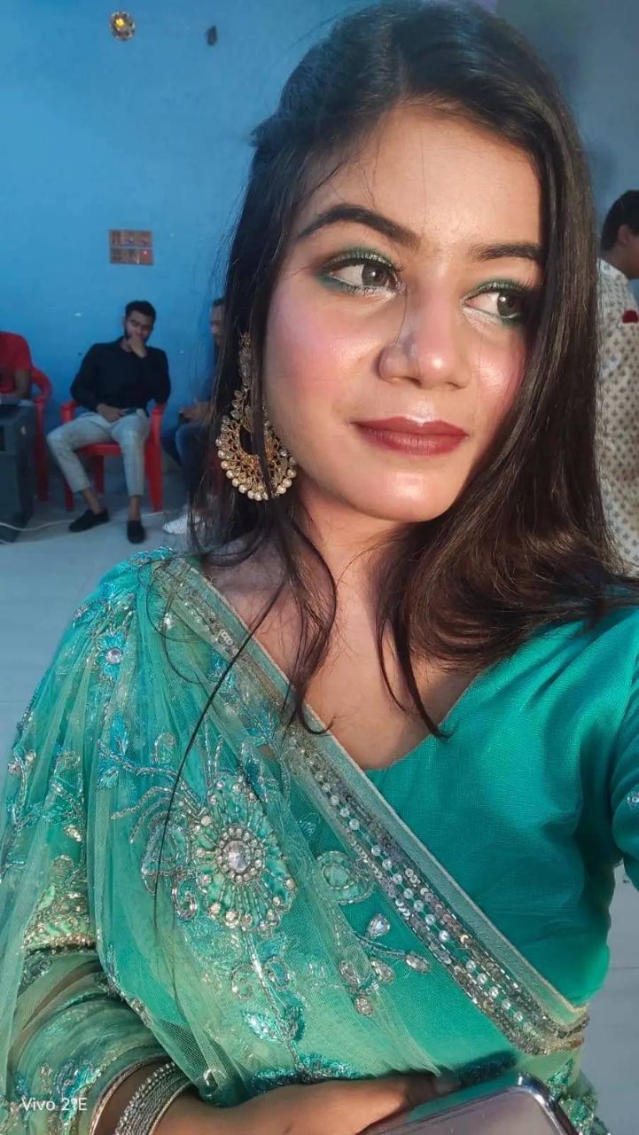 Bangladeshi sex bomb naked for first time pics 8