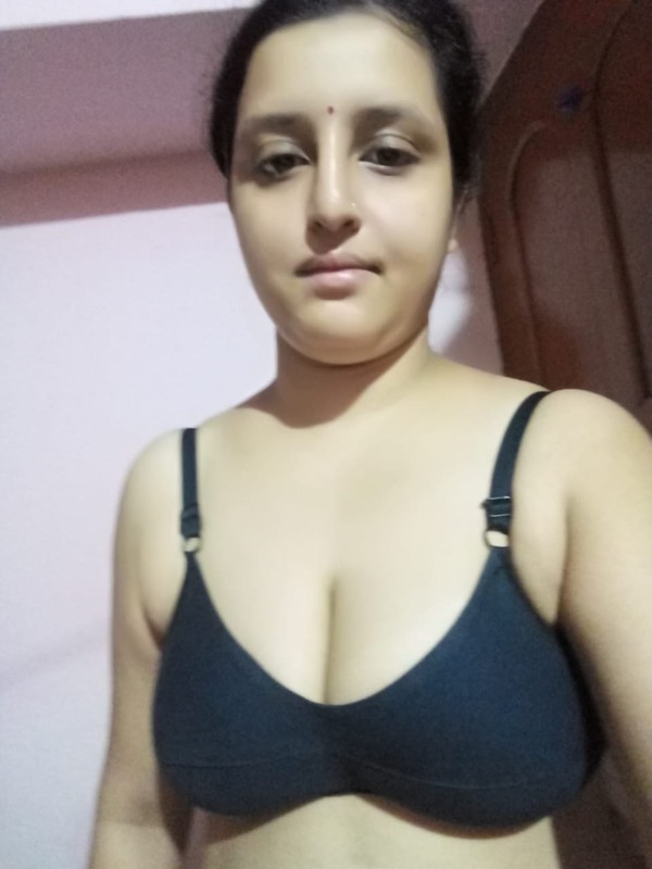 Beautiful Bengali Boudi Nude Pics 6