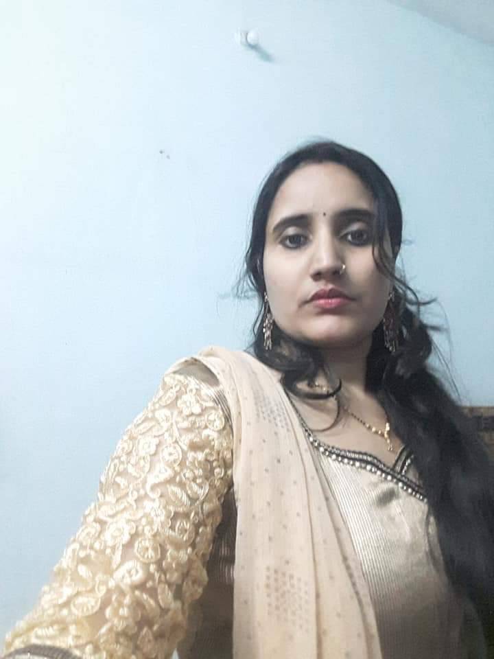 Beautiful bhabhi naked selfie photos update 9