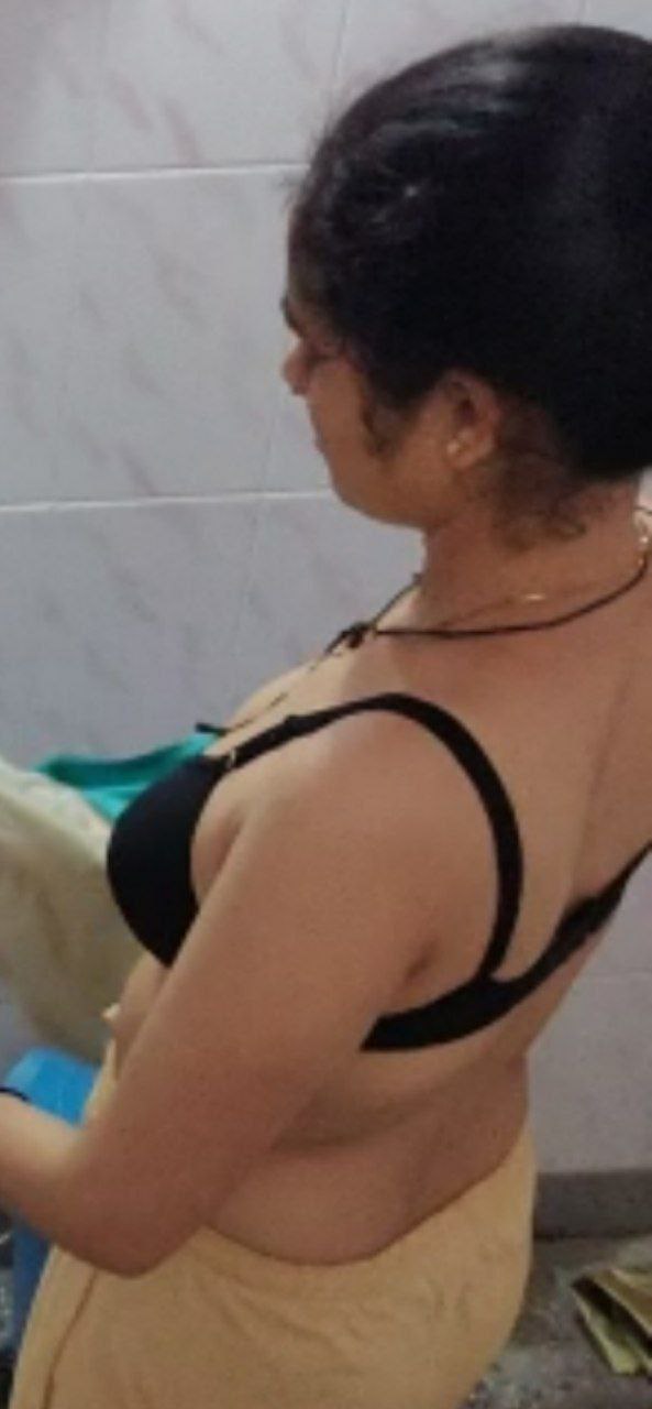 Beautiful girlfriend nude selfies in bathroom 5