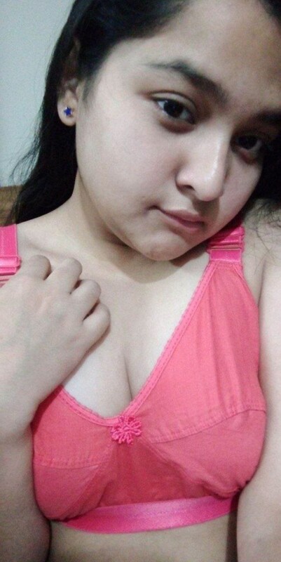 Beautiful Indian maal nude selfies looking seductive 1