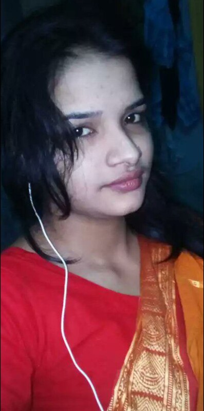 Beautiful newly married bhabhi nude pics 5
