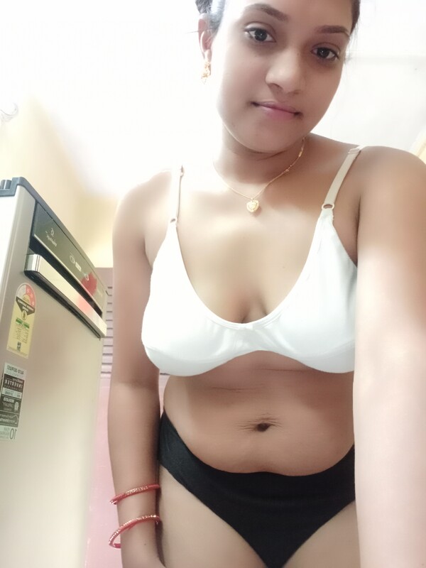 Beautiful Odia bhabhi nude selfie clicks viral 3