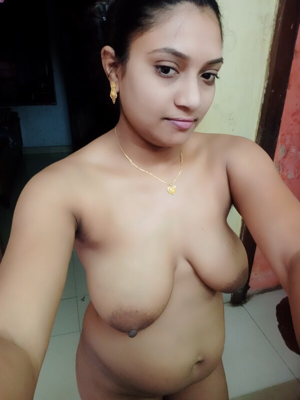 Beautiful Odia bhabhi nude selfie clicks viral 5