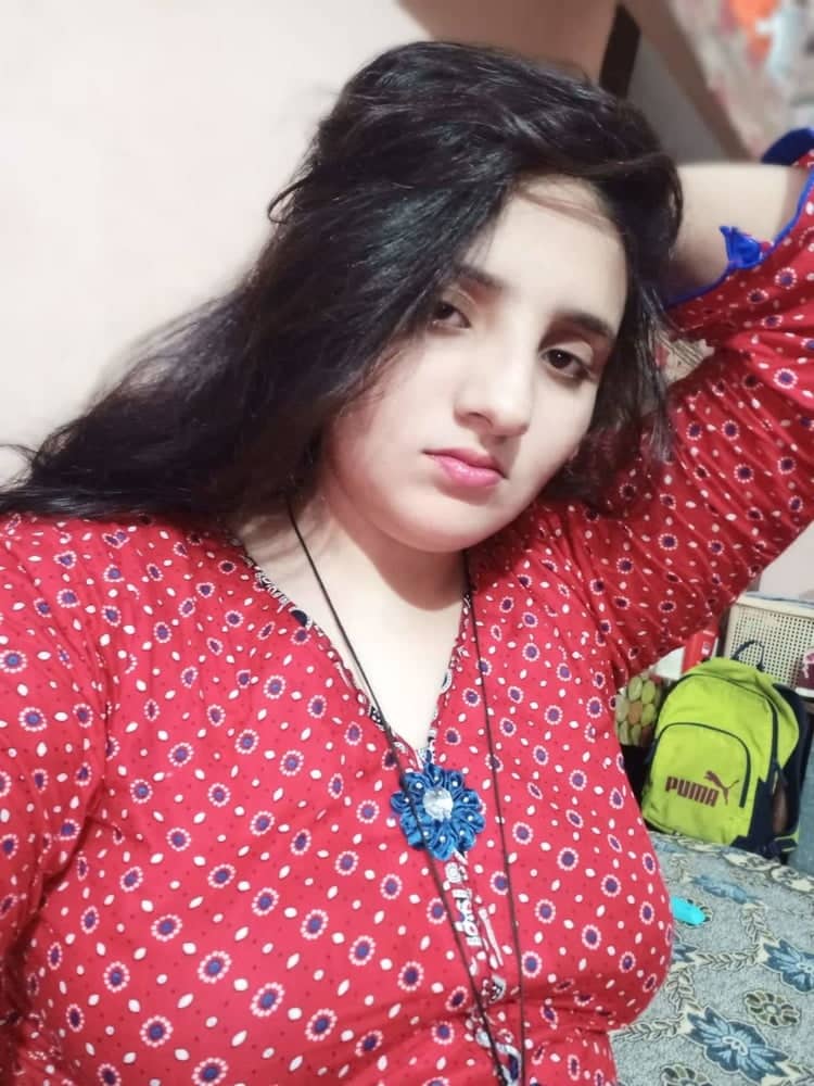 Beautiful sexy Pakistani girl photos 6