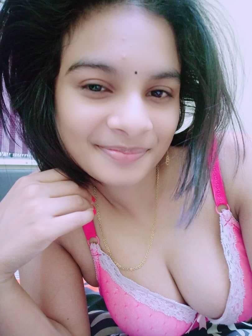 Beautiful Tamil girl leaked nudes 2