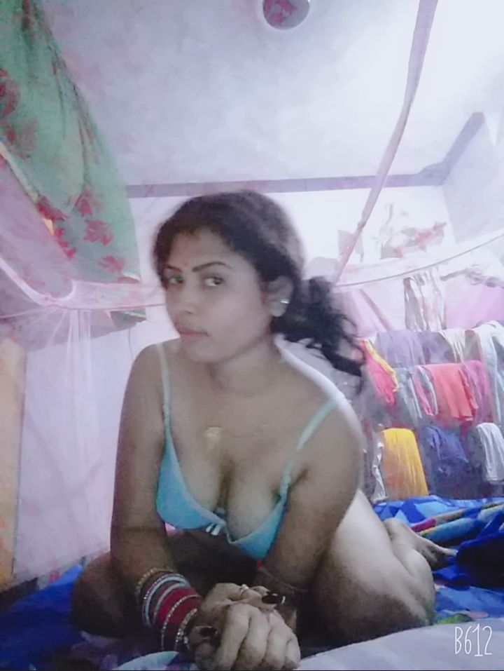 Bengali bhabhi nude photos shared by husband 7