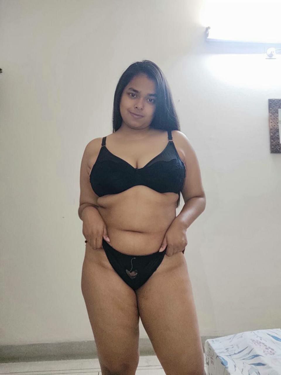Bengali big ass naked girl fingering fat pussy 1