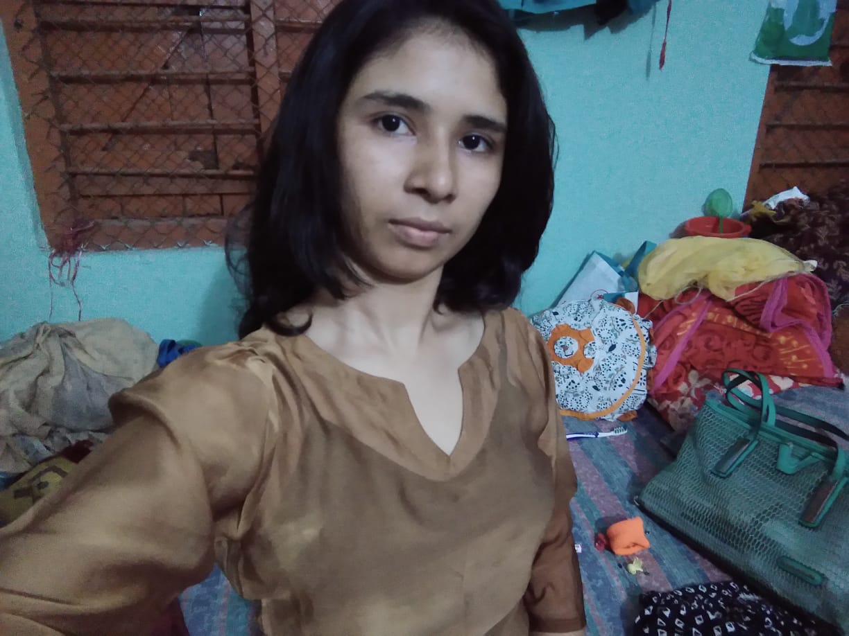 Bengali college girl nude photos shared online 5
