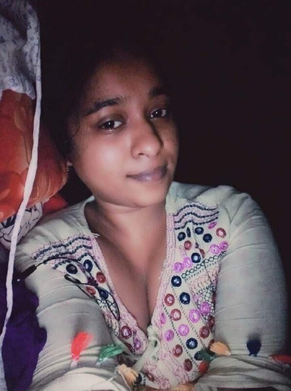 Bengali college girl nude selfies at midnight 4