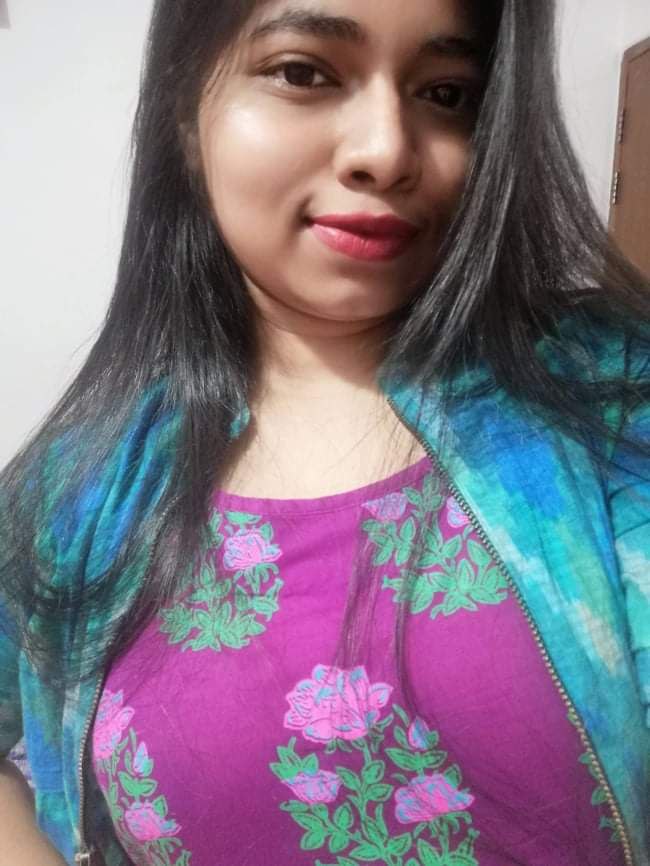 Bengali girl untouched boobs showing selfie 1