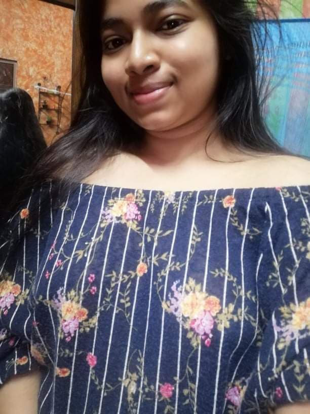Bengali girl untouched boobs showing selfie 2