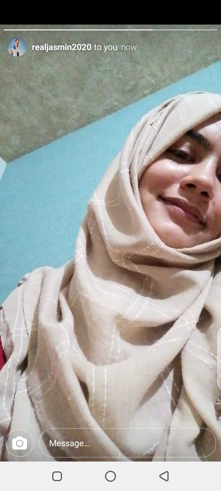Bengali hijab girl big round boobs showing 1