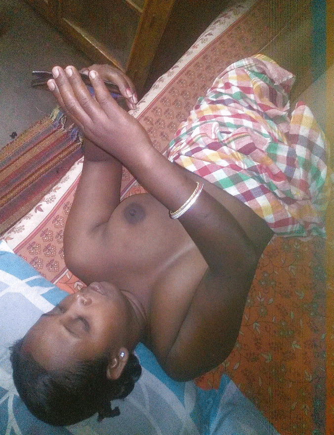 Bengali housemaid boobs show pics shot by her house owner 2