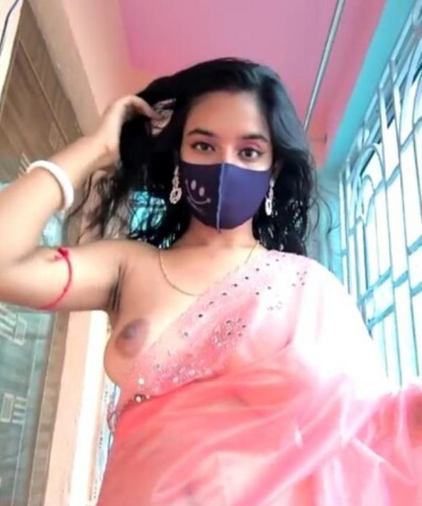 Bengali slut in saree revealed big boobs and pussy 1