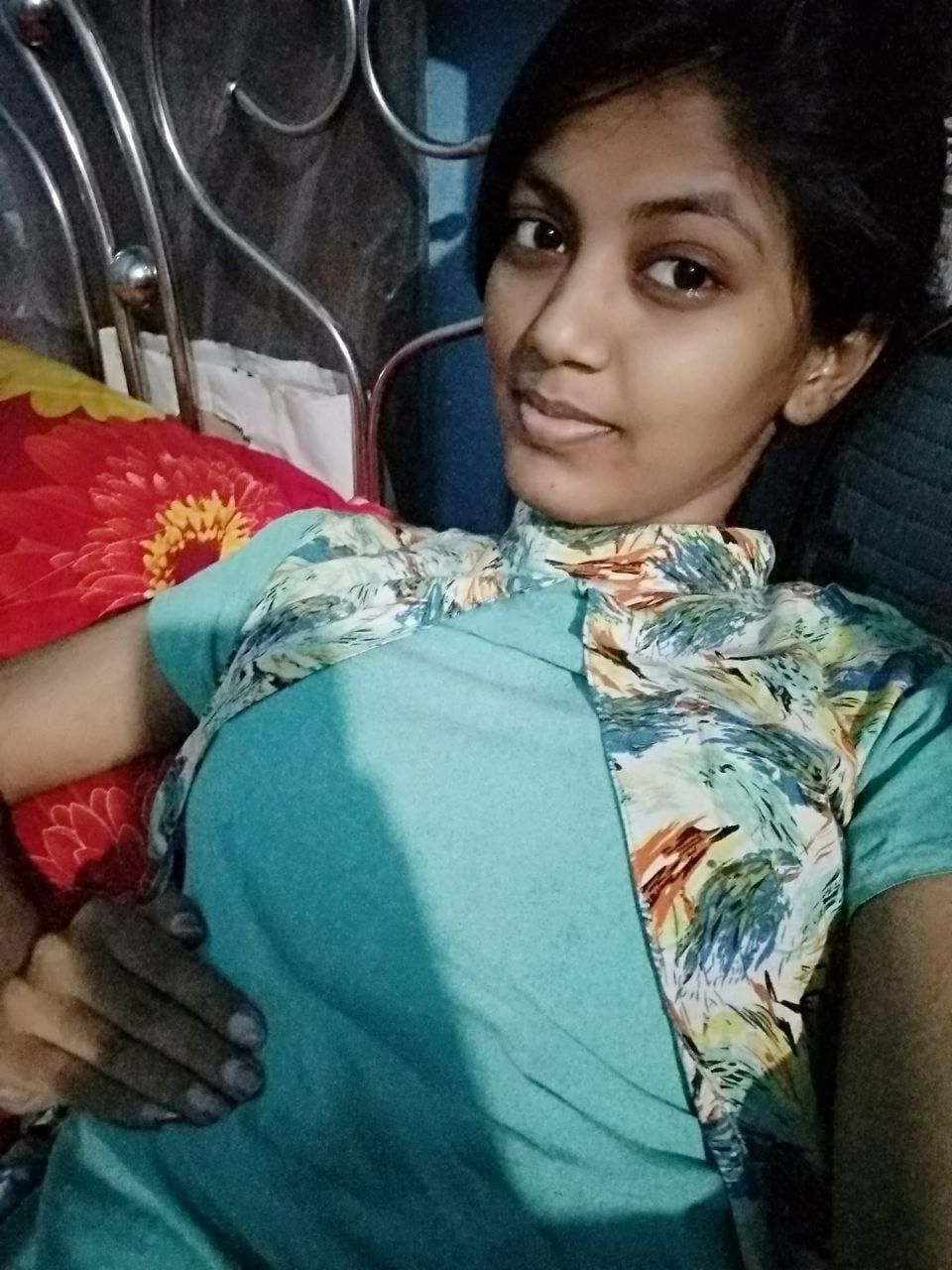 Bengaluru college girl boobs showing hot photos 2