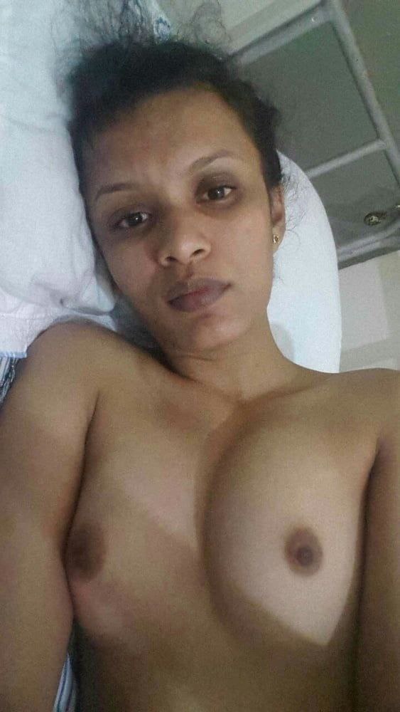 Bengaluru PG student hairy pussy nude photos 3