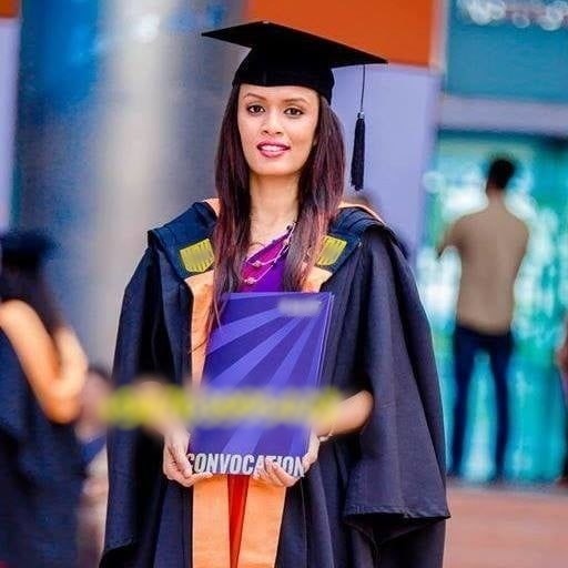 Bengaluru PG student hairy pussy nude photos 9