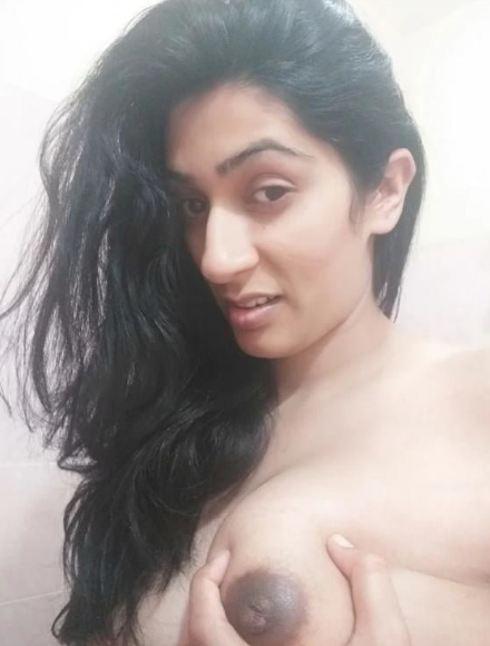 Bhabhi bathroom nude photos to tease your sex mood 1