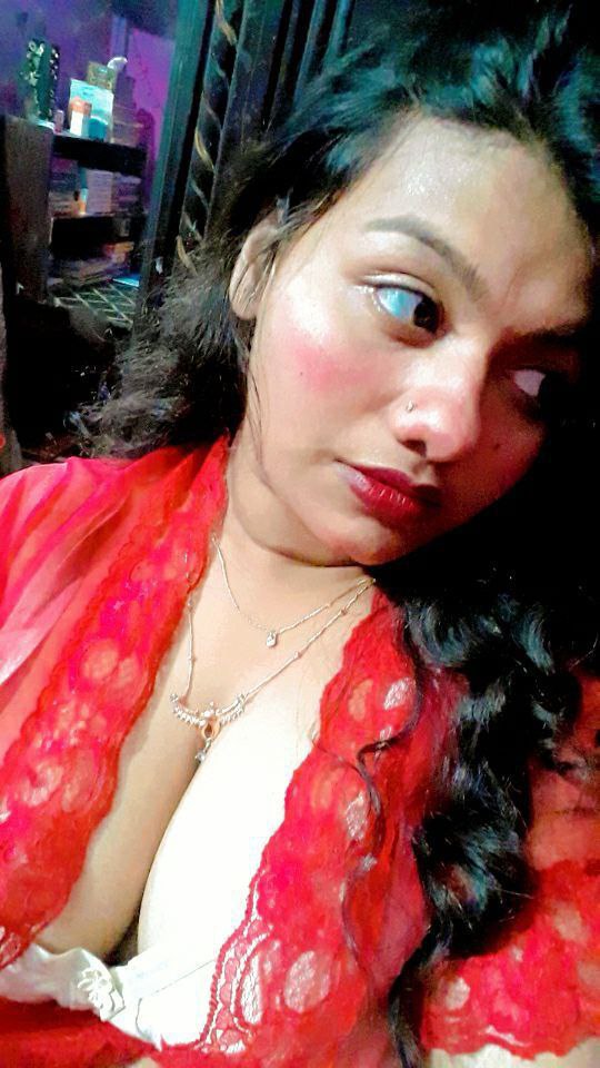 Bhabhi opening nighty and showing sexy boobs 4