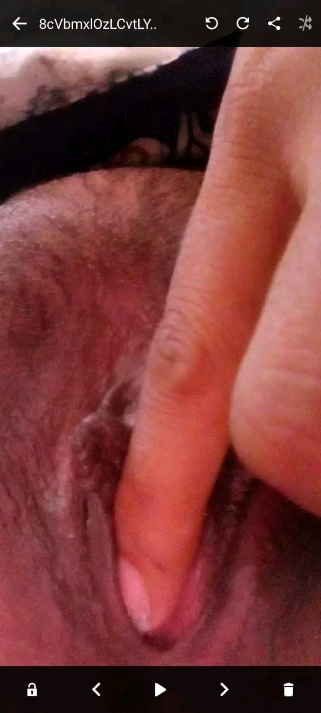 Bhabhi showing horny pussy and nude hot photos 5