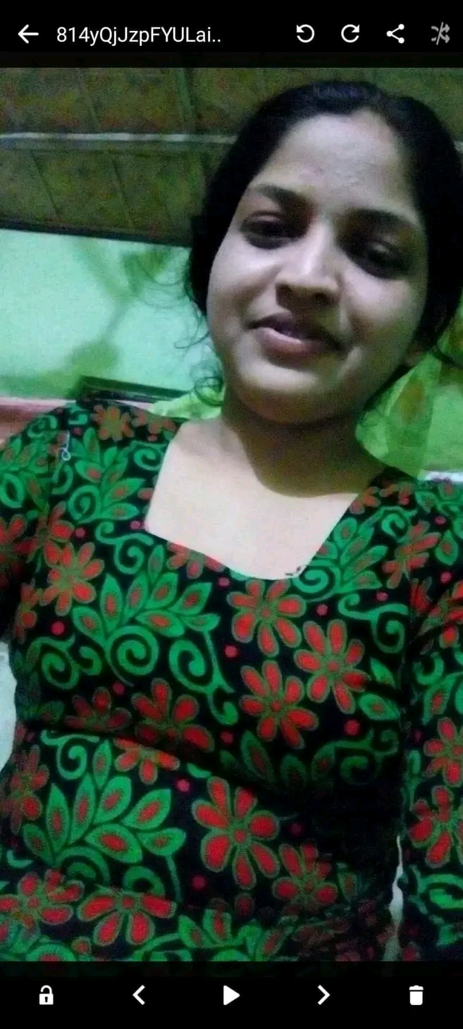 Bhabhi showing horny pussy and nude hot photos 8