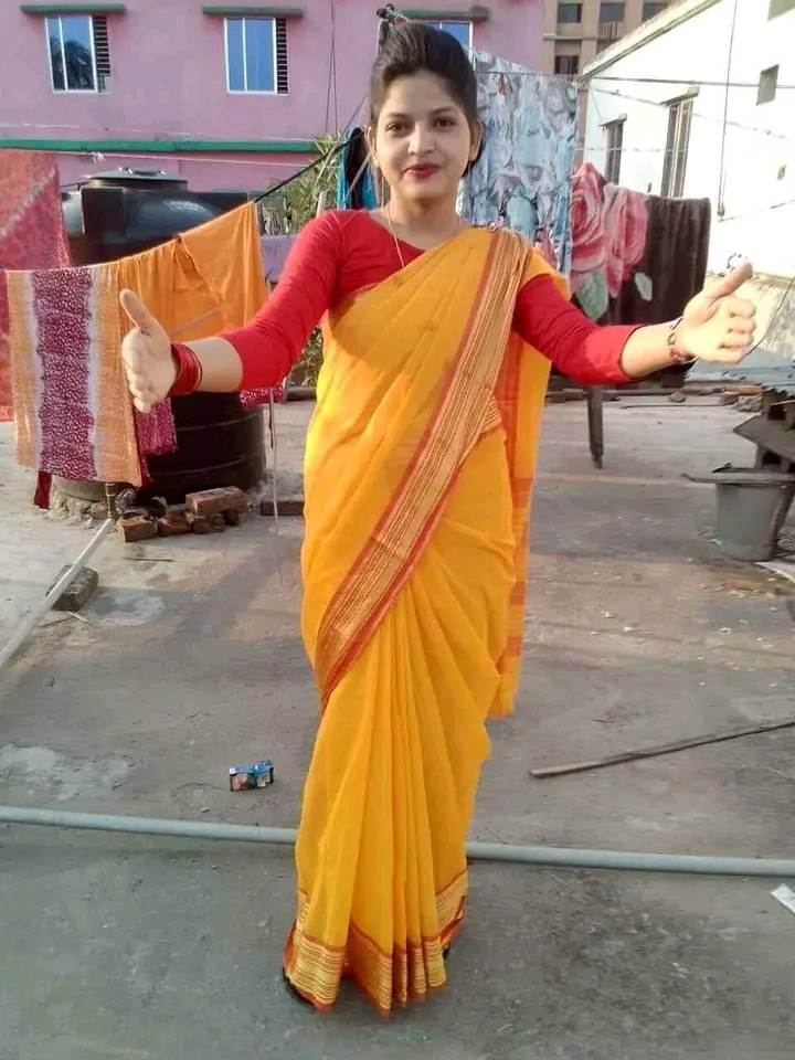 Bhabhi showing horny pussy and nude hot photos 9