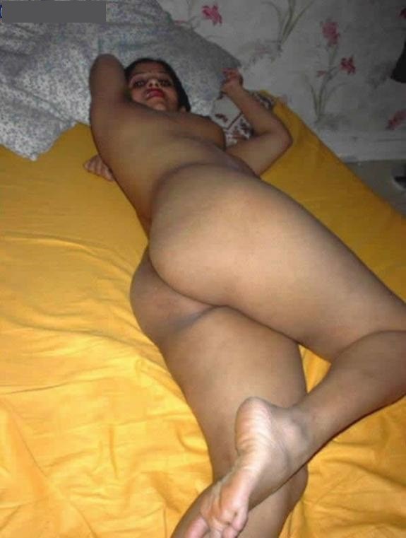 Big ass bhabhi seduces and fucks their horny lover’s and husband 3